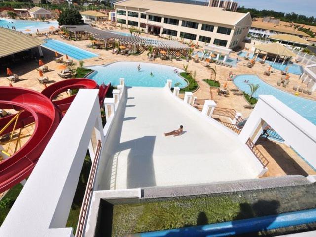 THERMAS LACQUA DIROMA COM PISCINA De ONDAS GRATIS 24horas Caldas Novas Exterior foto