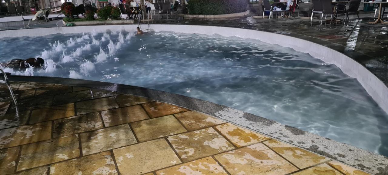 THERMAS LACQUA DIROMA COM PISCINA De ONDAS GRATIS 24horas Caldas Novas Exterior foto