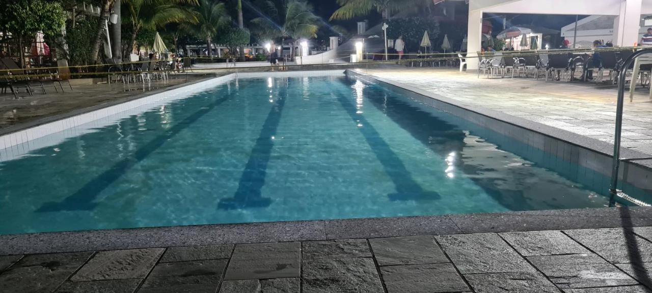 THERMAS LACQUA DIROMA COM PISCINA De ONDAS GRATIS 24horas Caldas Novas Exterior foto